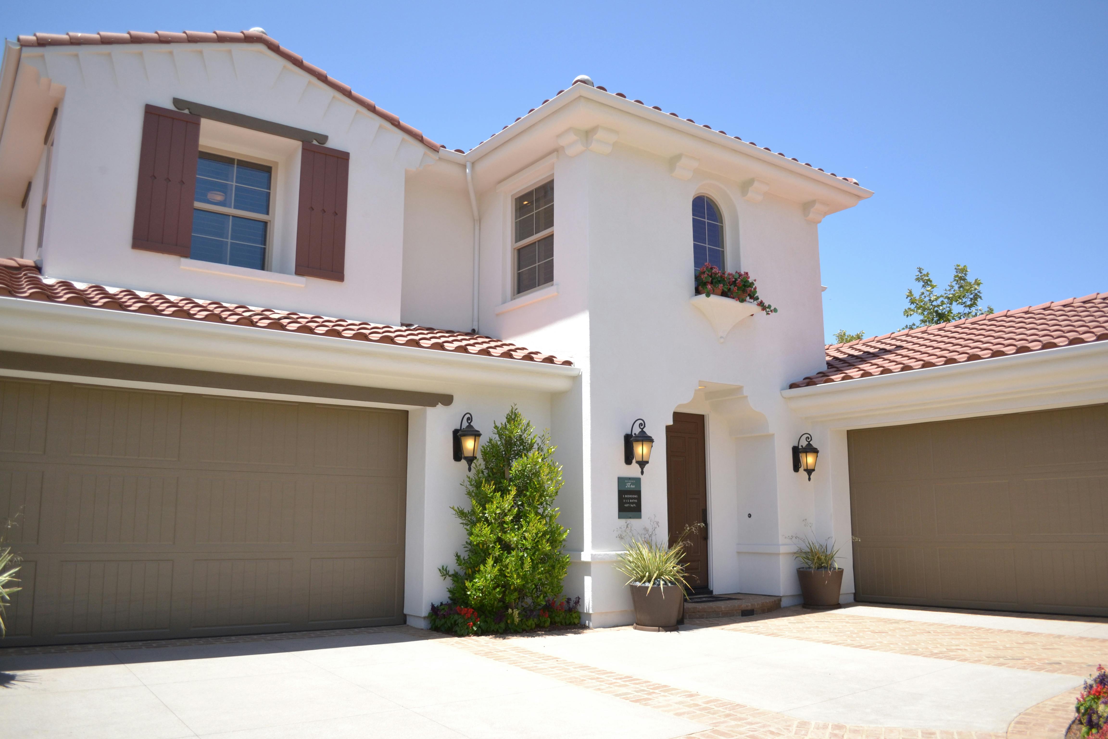 trending garage doors