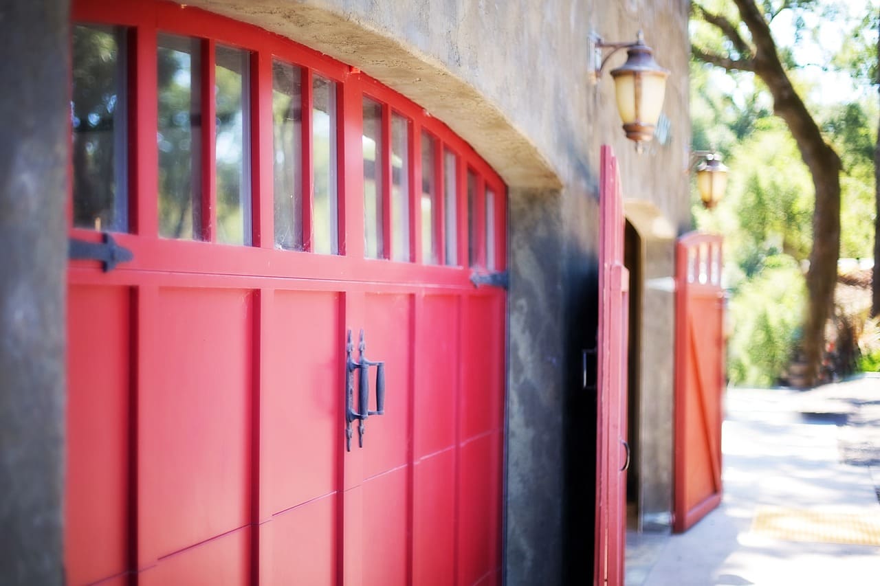 Customizing Your Garage Door: Adding Personal Touches