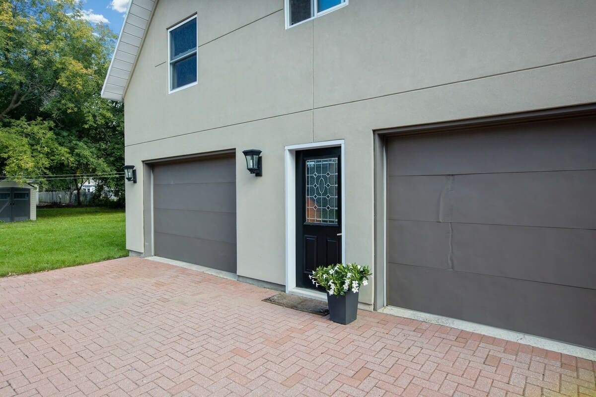 Garage door replacement Miami