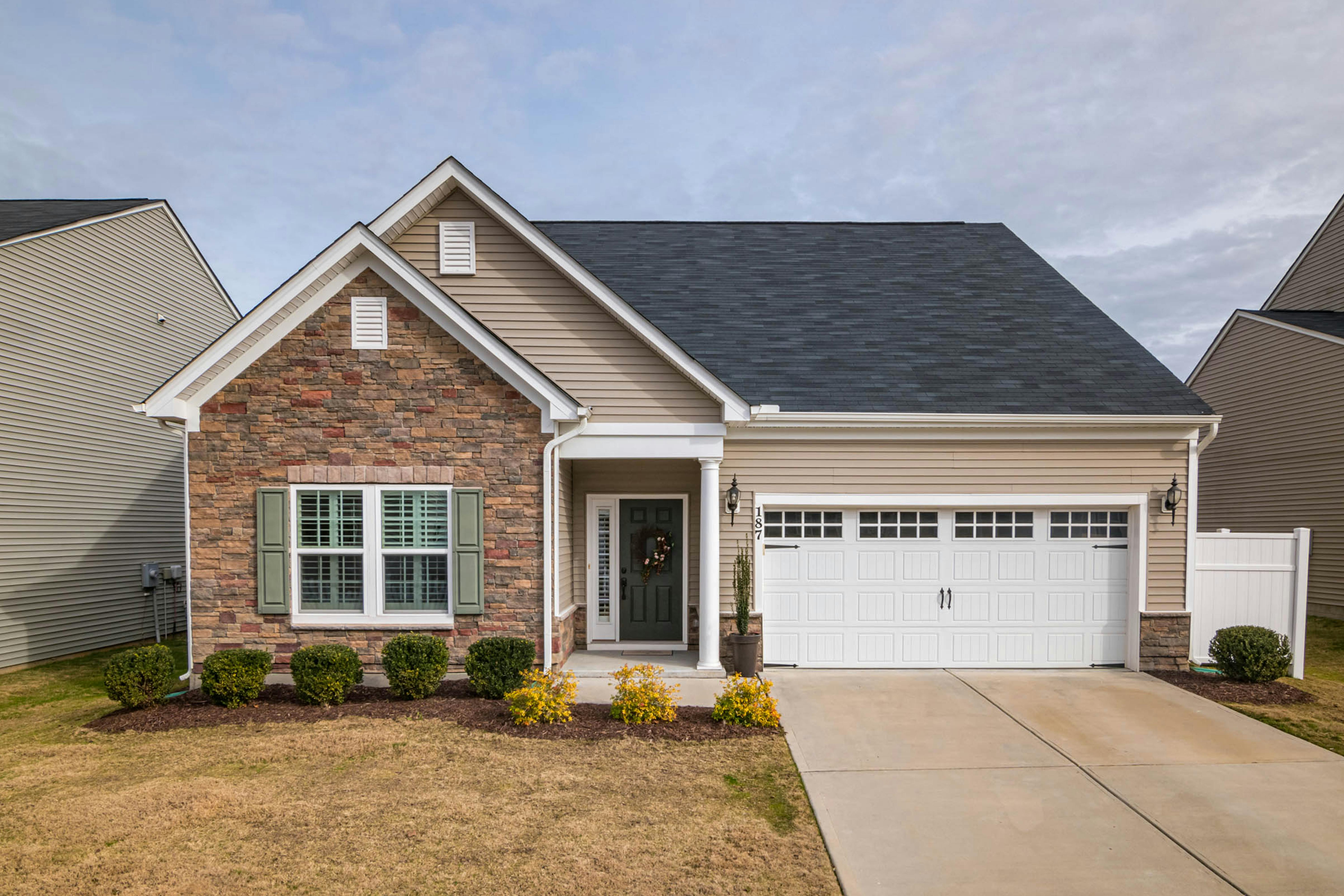 Trending Garage Door Styles to Consider